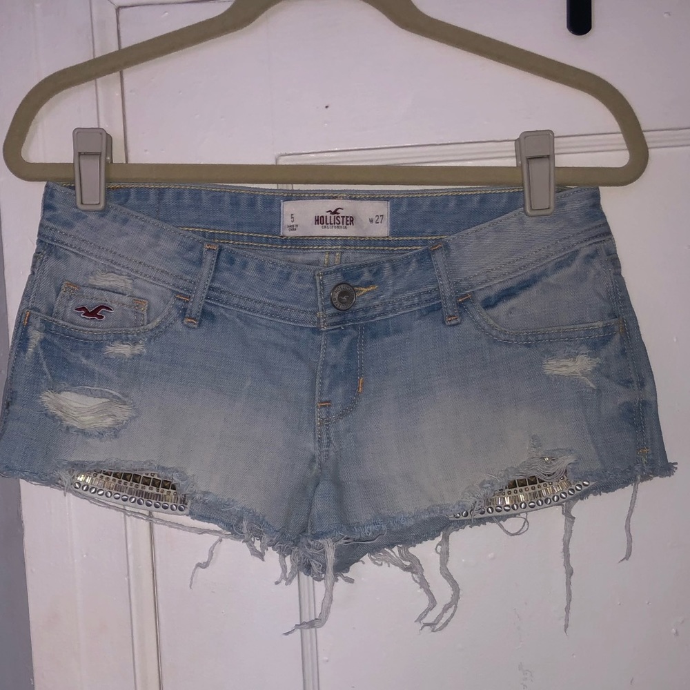 Stud detailing pocket shorts